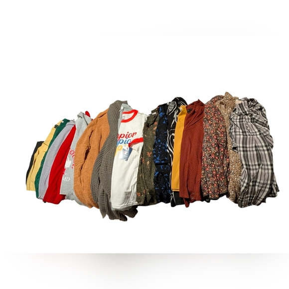 Clothing Mystery Box- Free Shipping/Name Brands- Taking Reasonable Offers! - Picture 1 of 4